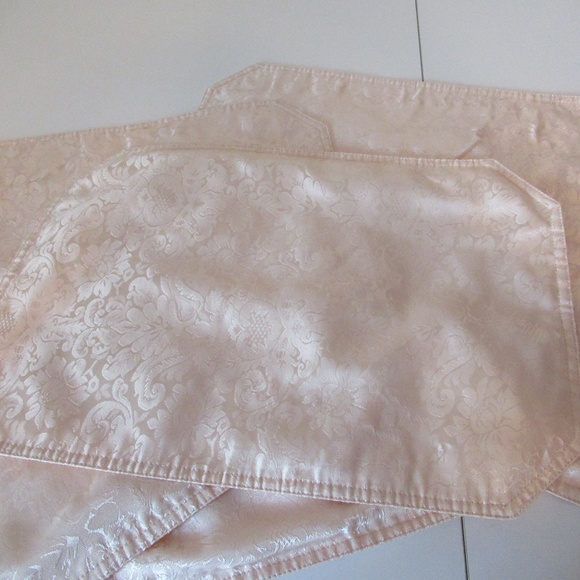 Set 6 Pale Peach Placemats - Picture 2 of 5